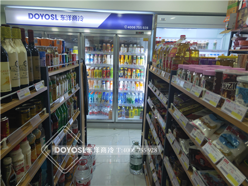 杭州市濱江天貓小店-立式四門飲料柜-敞開(kāi)式飲料風(fēng)幕柜案例