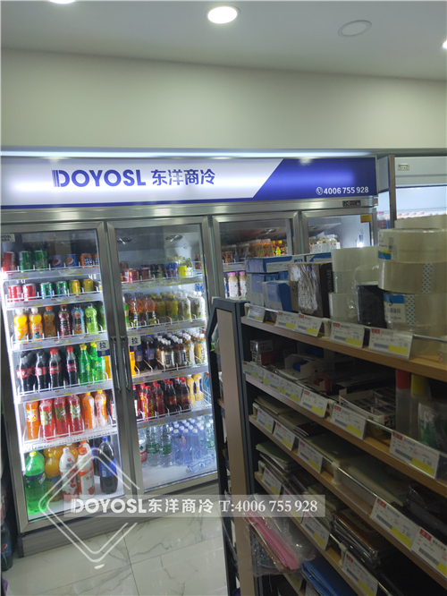 杭州市濱江天貓小店-立式四門飲料柜-敞開(kāi)式飲料風(fēng)幕柜案例