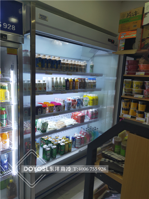 杭州市濱江天貓小店-立式四門飲料柜-敞開(kāi)式飲料風(fēng)幕柜案例