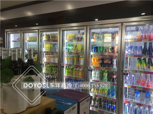 飲料展示冷柜如何調(diào)節(jié)溫度，選擇飲料柜風(fēng)冷好還是直冷好